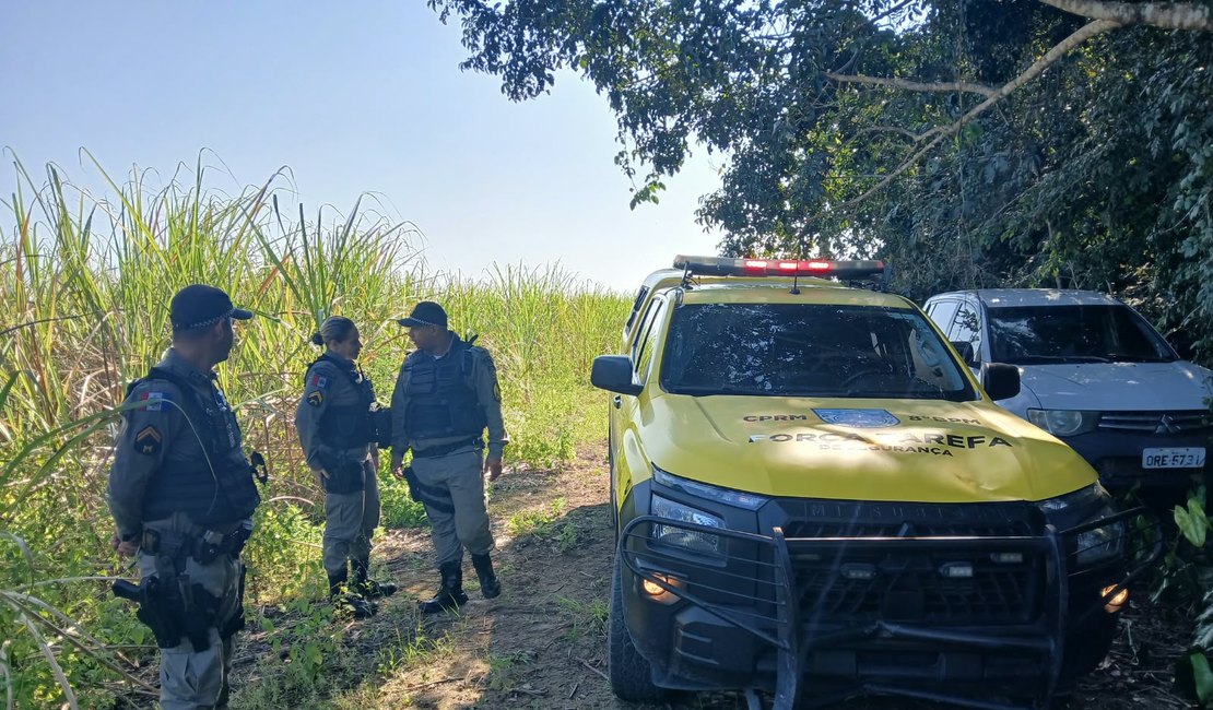 Helicóptero localiza caminhonete roubada em Messias escondida em canavial de Rio Largo