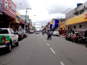 Motos são furtadas em rua ao lado de hospital e em frente ao antigo prédio da Câmara