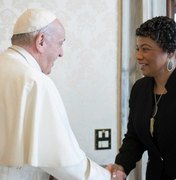 Papa Francisco recebe filha de Martin Luther King no Vaticano