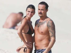 Paulo Vilhena confirma namoro e afasta polêmica por ida à praia na quarentena