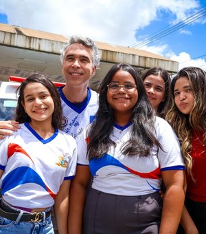 Rafael Brito propõe criação de bolsa para premiar alunos com melhores notas
