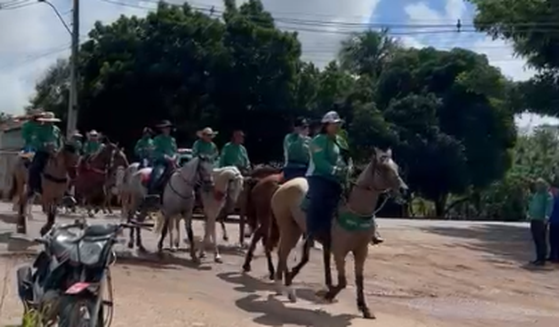 [Vídeo] Cavalgada da Padroeira Nossa Senhora do Bom Conselho segue com destino à Arapiraca