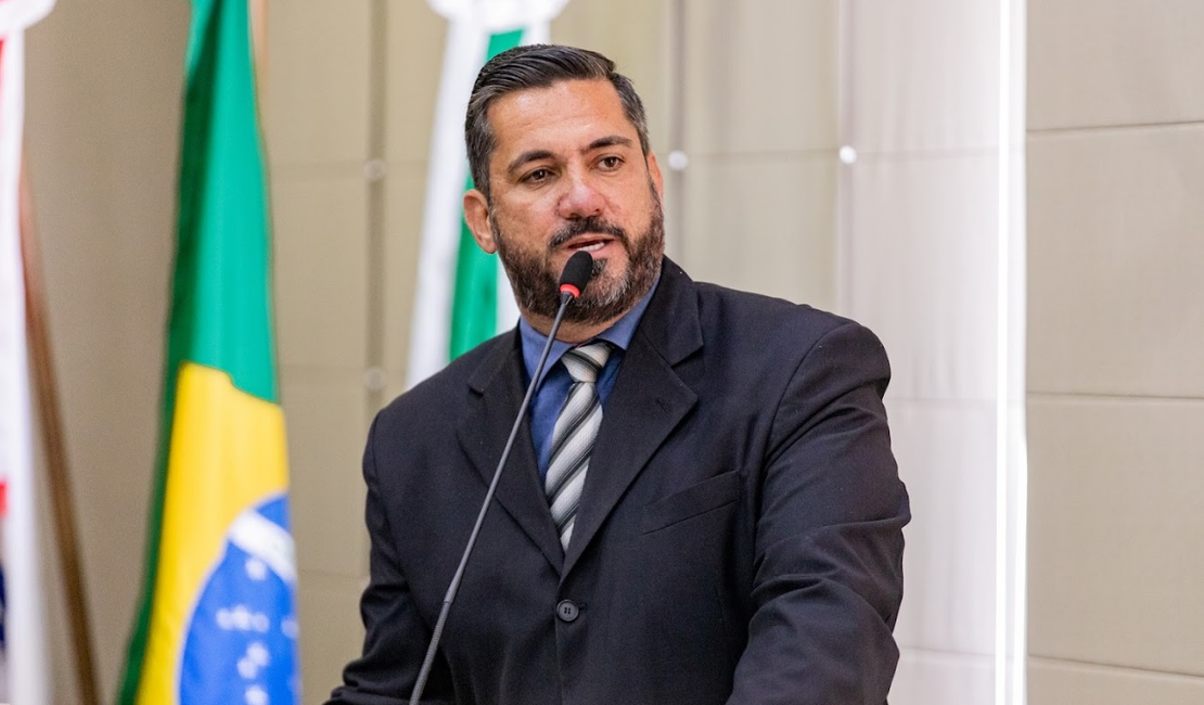 Leonardo Dias apresenta projeto para instituir política de atenção integral às pessoas com doenças raras, em Maceió