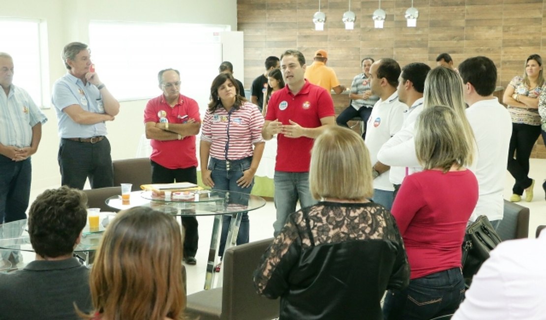 Renan Filho se reúne com prefeito de Delmiro Gouveia