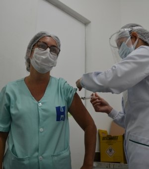 Mais de 33 mil doses da vacina contra a Covid-19 já foram aplicadas em AL