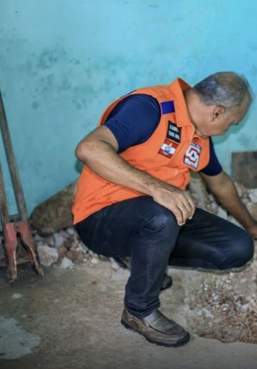 Casas com solo superaquecido na cidade de Penedo são interditadas pela Defesa Civil