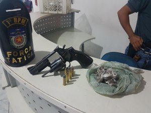 Jovem é preso com arma e drogas em Maceió