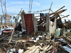 Sobe para 473 número de mortos no Haiti por furacão Matthew