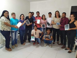 Prefeitura de Maragogi entrega tablets para agentes de saúde