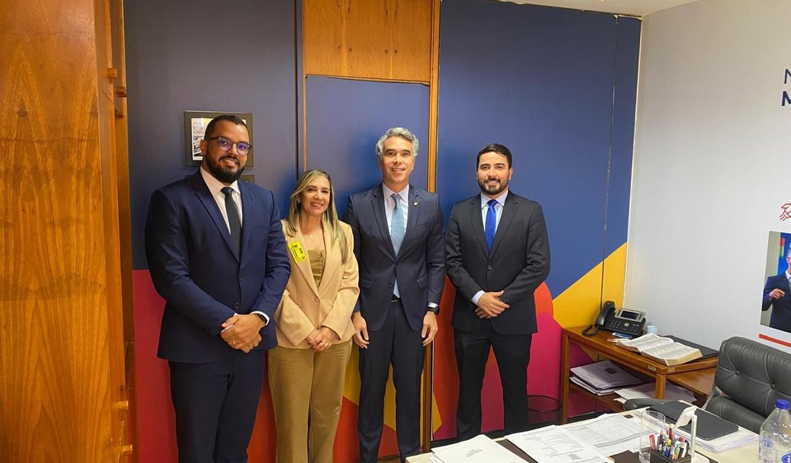 Deputado Rafael Brito recebe gestores alagoanos durante a Marcha dos Prefeitos 2025 em Brasília
