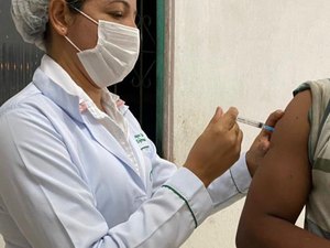 Secretaria de Saúde de Porto Calvo realiza campanha de vacinação contra influenza e sarampo