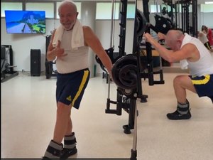 'Aqui não tem IA, é no braço!’: Janja mostra o treino ‘maromba’ de Lula ao som de pagode