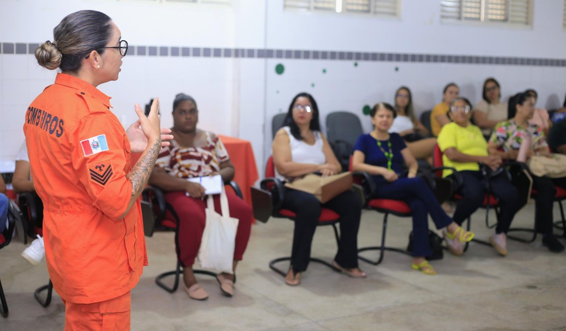 Creche Segura promove orientações de primeiros socorros para servidores de Maceió