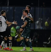 Léo Jardim é herói mais uma vez, e Vasco elimina Fortaleza nos pênaltis, pela Copa do Brasil