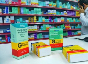 Atacadistas de medicamentos devem renovar benefício até sexta-feira