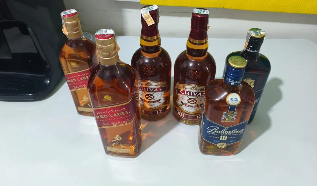 Homem é preso após furtar garrafas de whisky em supermercado de Arapiraca