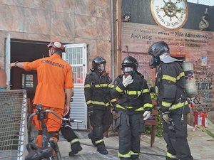 Incêndio atinge quarto de pousada na Pajuçara