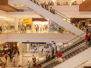 Bares, restaurantes e shoppings reabrem na segunda (20) em Maceió; confira as regras