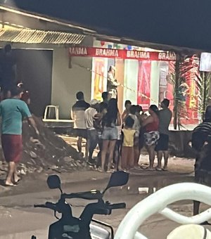 Homem é assassinado a tiros dentro de bar no bairro Mata do Rolo, em Rio Largo