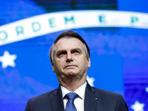 Bolsonaro anuncia que Brasil foi aceito como aliado extra-Otan