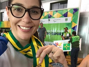 Bi-campeã brasileira, alagoana Júlia Nunes divide paixão entre tiro esportivo e advocacia