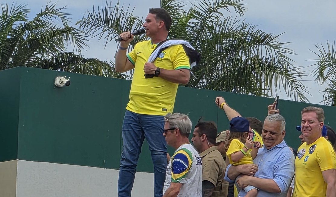 Guinada de Arapiraca à direita repercute e vira símbolo na campanha de Flávio Bolsonaro