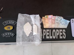 Dupla é detida suspeita de tráfico de drogas em Penedo após abordagem policial
