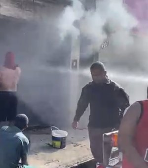 [Vídeo] Incêndio destrói loja de celulares no Centro de Teotônio Vilela