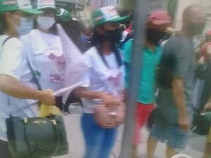 Movimentos sociais ocupam as ruas do Centro de Maceió em protesto