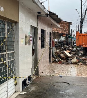 Imóveis atingidos por explosão de casa incendiada passarão por avaliação