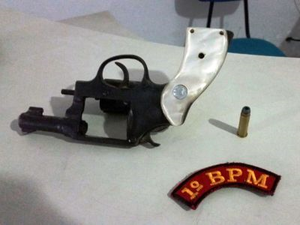 Adolescente de 16 anos é apreendido com arma de fogo e munição 