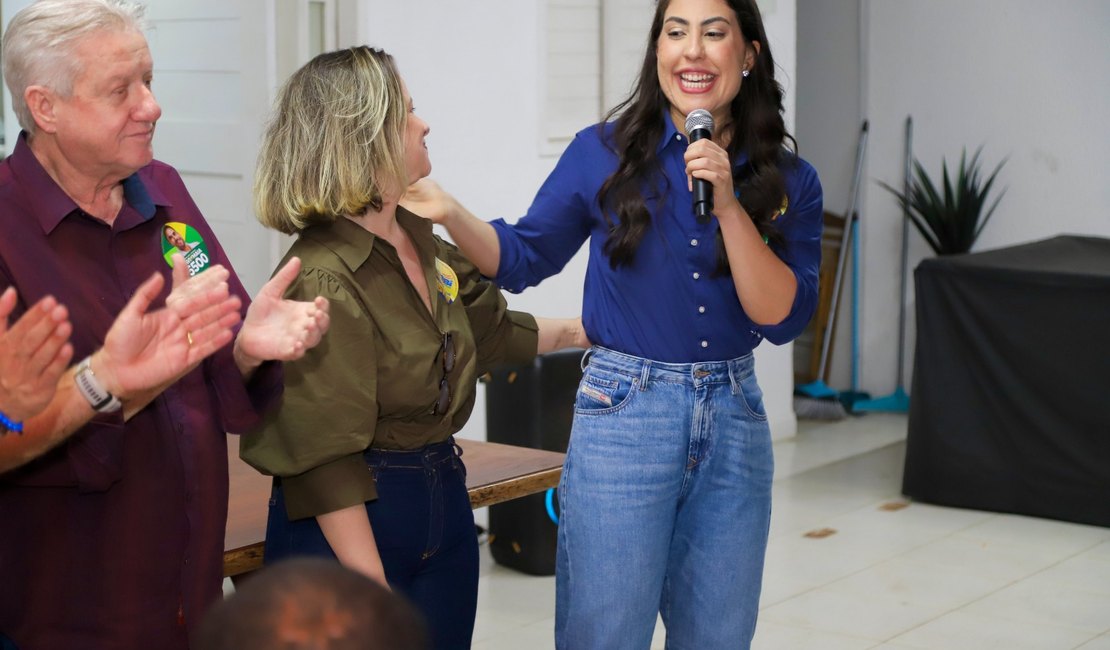 'Nosso mandato foi construído ouvindo as pessoas', destaca Gabi Gonçalves durante agenda