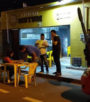Operação da Prefeitura fiscaliza casas de show e bares em Maceió