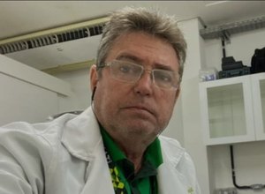 Professor confirma que lesma-do-mar-negra, vista em Maragogi, é um animal indicador de água de boa qualidade