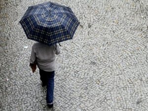 Previsão aponta chuvas rápidas no fim de semana em três regiões de AL
