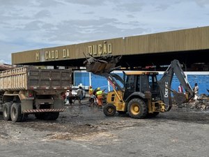Prefeitura atua para reduzir danos de incêndio no entorno do Mercado da Produção