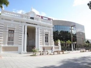 Laboratório deve indenizar cliente por erro em exame