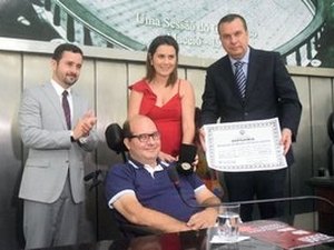 ALE debate criação de polo biotecnológico e homenageia dr. Hemerson Casado