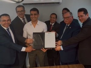 Meses antes de trocar PL pelo PP, igreja de Gunnar recebeu doação milionária de terreno da prefeitura