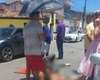 Acidente entre carro e moto termina com fratura exposta de duas vítimas, em Maceió