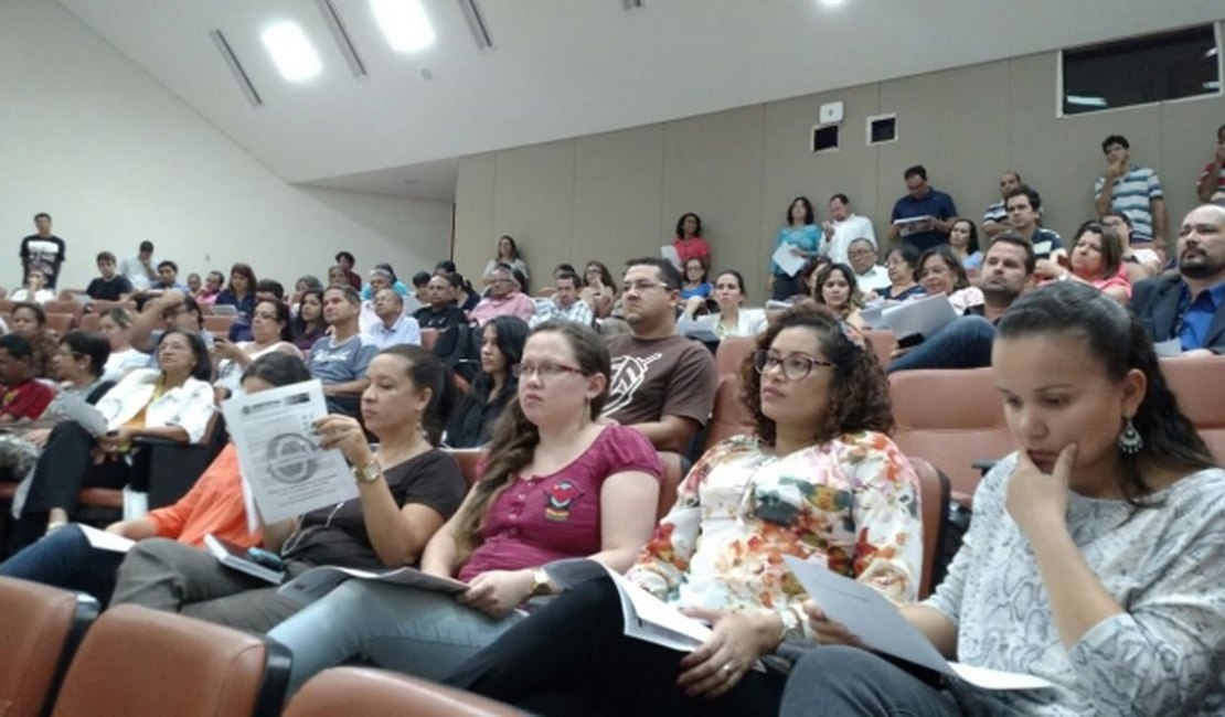 Professores da Universidade Federal de Alagoas decidem manter greve