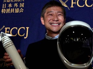 Bilionário desiste de encontrar uma namorada para levar à Lua 