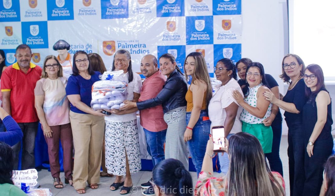 Prefeitura entrega mais de 150 kits de EPI’s para merendeiros de Palmeira