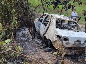 Polícia Civil  investiga achado de corpos carbonizados em carro no Benedito Bentes