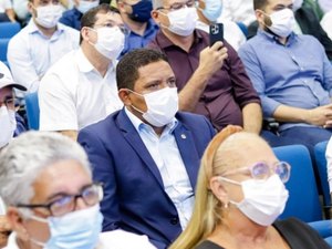 Contrato assinado por Júlio Cezar injetará mais de R$ 100 milhões nos cofres do município de Palmeira