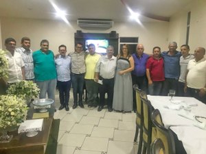 Oito suplentes de vereadores da base de Jairzinho Lira decretam apoio à prefeita Tainá