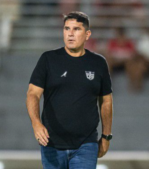 Após goleada por 5 a 0 para o Londrina, CRB demite técnico Eduardo Barroca
