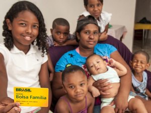 Mais de 600 famílias pedem desligamento do Bolsa Família em Alagoas