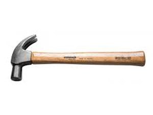 Homem é preso suspeito de agredir companheira com marteladas