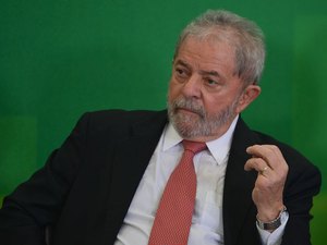 Defesa de Lula recorre ao STF para que ele vá ao enterro do irmão